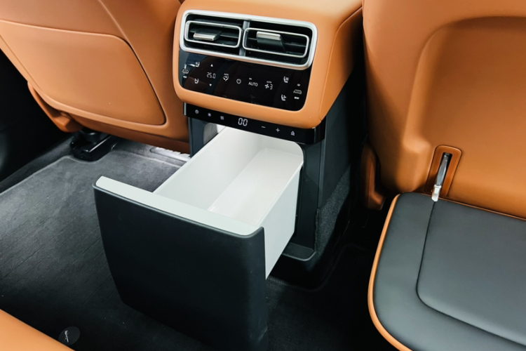 理想汽车 理想L7 2024款 MAX中控内饰7001