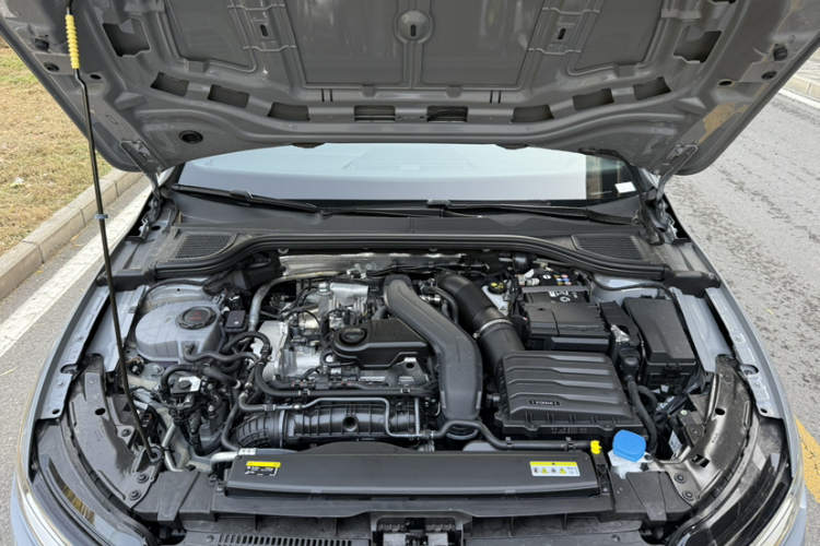 大众 高尔夫 2025款 改款二 300TSI R-Line局部细节24