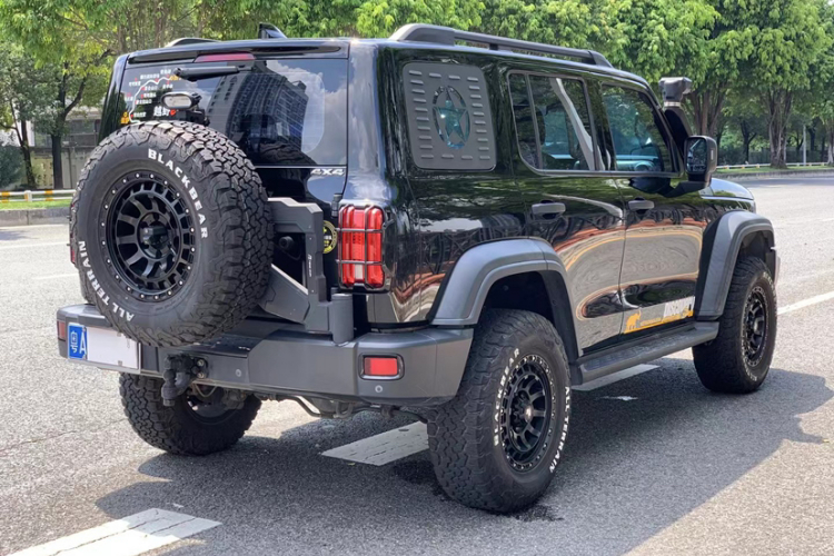 坦克300 2021款 越野版 2.0T 征服者车身外观6013