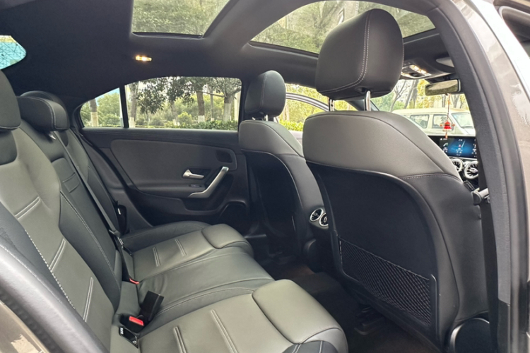 奔驰A级AMG 2019款 AMG A 35 L 4MATIC中控内饰7003