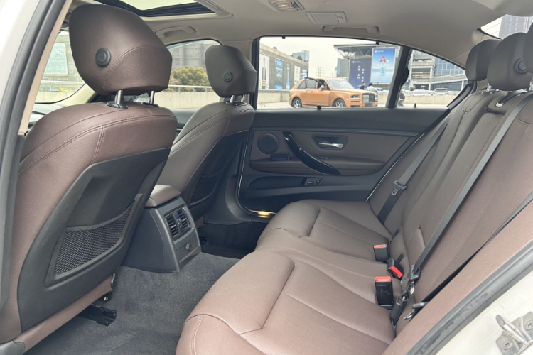 宝马3系 2019款 320Li 时尚型中控内饰7003