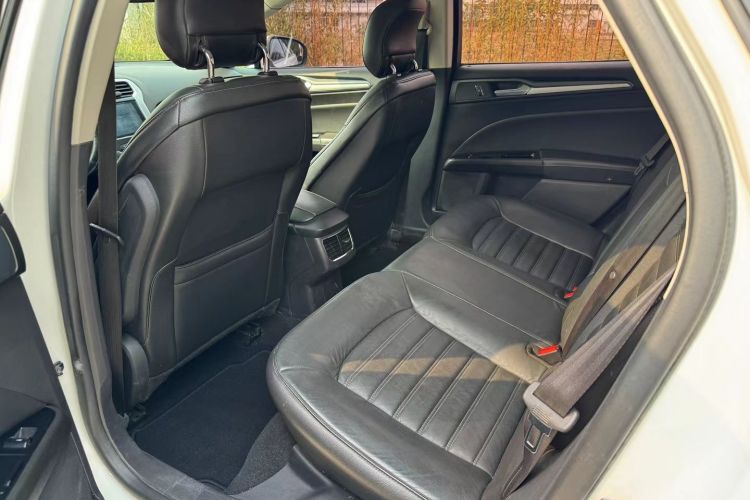 福特 蒙迪欧 2013款 1.5L GTDi180时尚型中控内饰7003