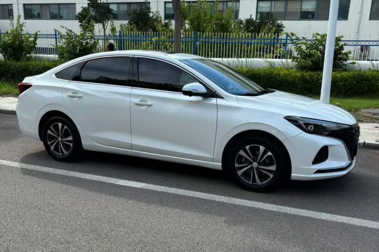 长安 逸动 2021款 PLUS 蓝鲸NE 1.4T GDI DCT尊贵型车身外观6002