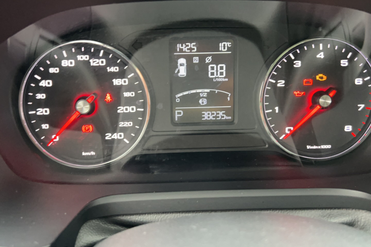 荣威RX5 2016款 20T 两驱自动互联网智享版中控内饰15