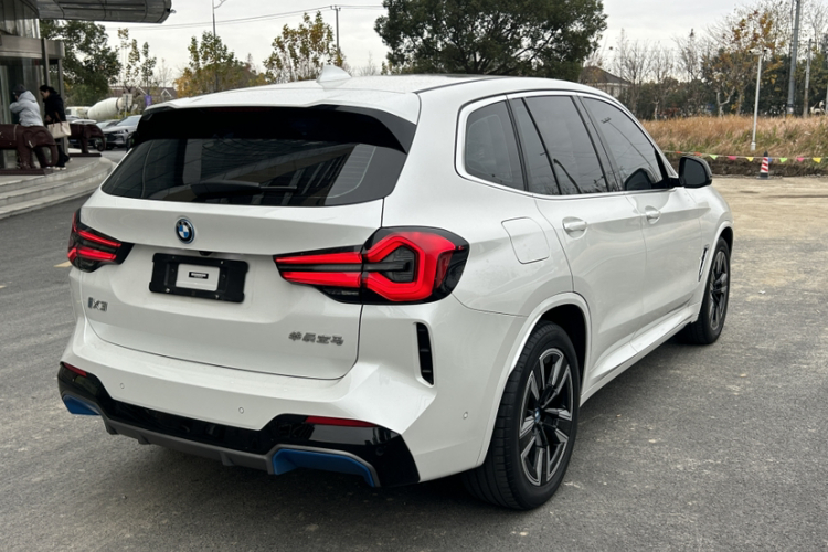 宝马iX3 2022款 领先型车身外观6001