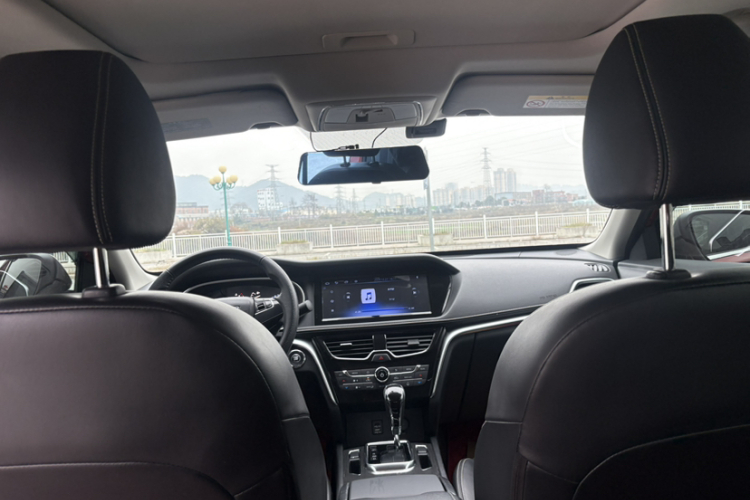 启辰T90 2017款 2.0L CVT智尚版中控内饰7013