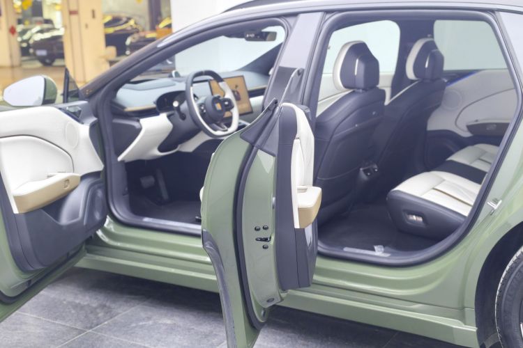 极氪007GT 2025款 后驱智驾版 75kWh中控内饰7013