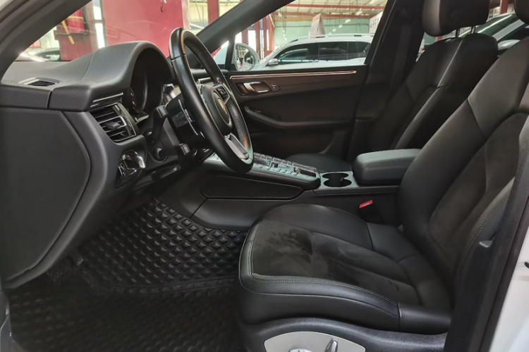 保时捷 2018款 Macan 2.0T中控内饰7002