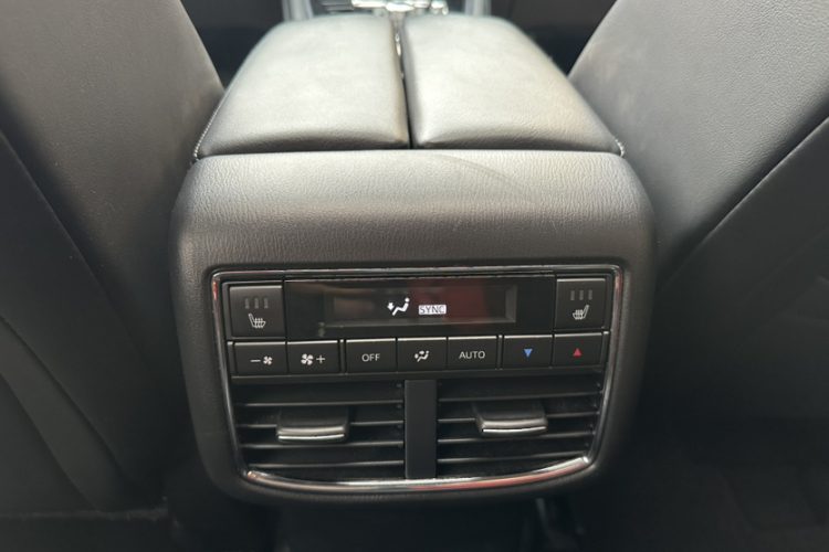 马自达CX-8 2019款 2.5L 两驱尊贵型中控内饰7013