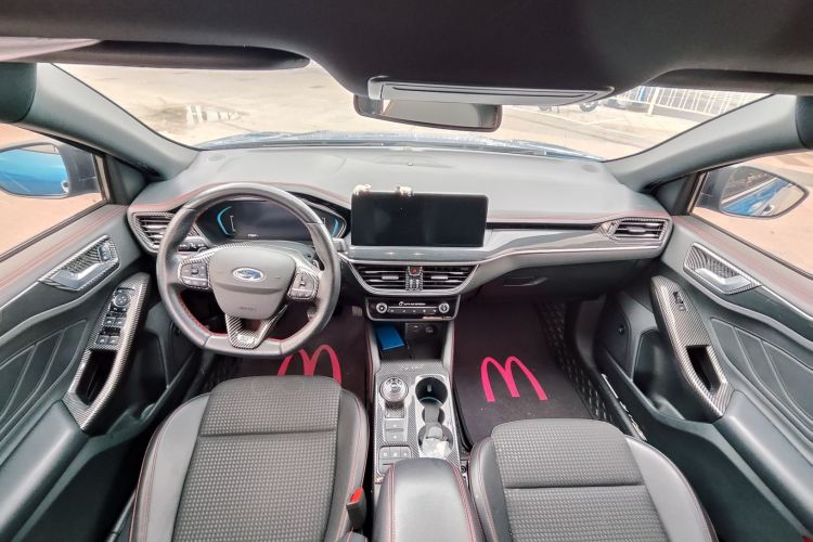 福特 福克斯 2021款 三厢 EcoBoost 180 自动ST Line中控内饰7001