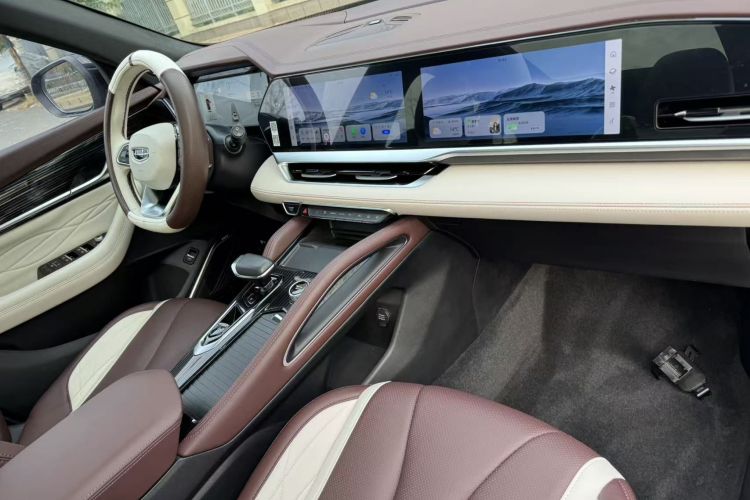 吉利汽车 星越L 2021款 2.0TD DCT EVO两驱智尊型中控内饰7004