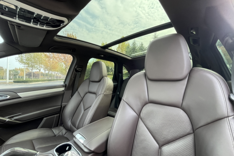 保时捷 2011款 Cayenne S 4.8L中控内饰7007