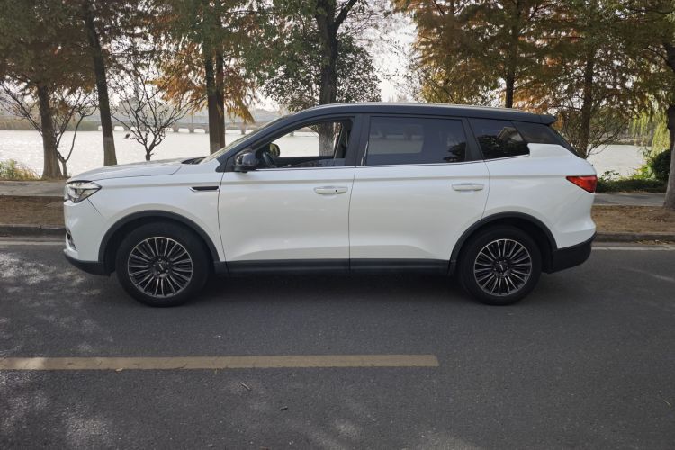 中国重汽VGV VGV U70 2020款 1.5T 自动智享豪华版 7座车身外观6004