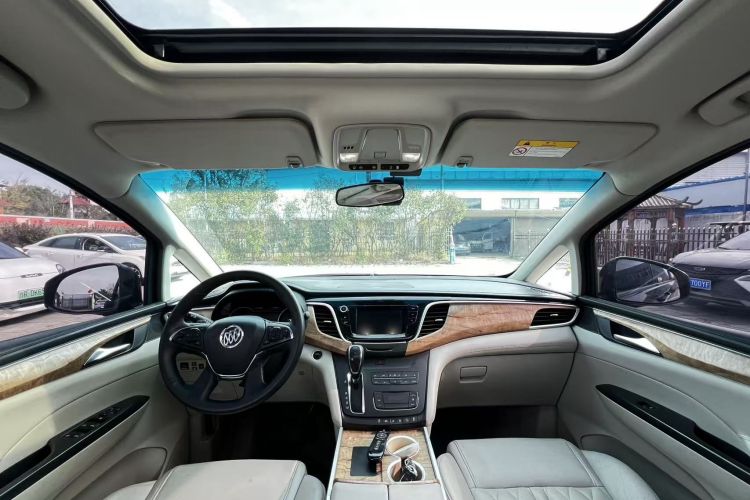 别克GL8 2018款 ES 28T 舒适型 国VI中控内饰7002