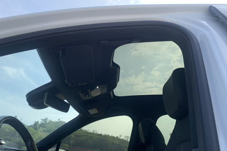 蔚来EC6 2022款 75kWh 运动版中控内饰7006