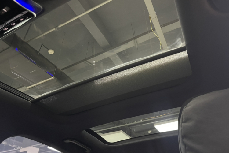 奔驰C级 2023款 改款 C 260 L 皓夜运动版中控内饰7002