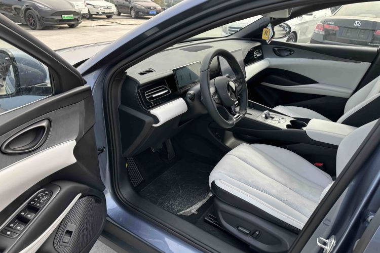 比亚迪 海豹06新能源 2025款 DM-i 智驾版 120KM尊享型中控内饰7004