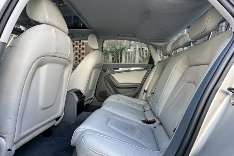 奥迪A4L 2015款 35 TFSI 自动舒适型中控内饰7002