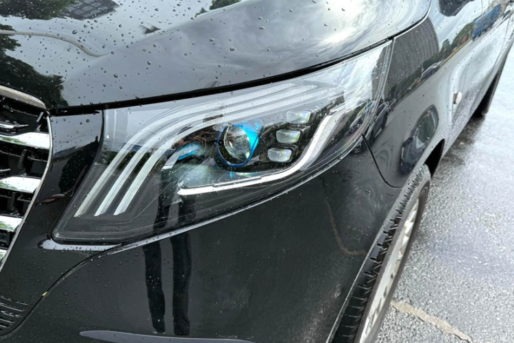 奔驰 威霆 2021款 2.0T 商务版 7座局部细节41