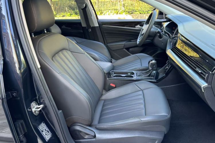 大众 帕萨特 2024款 280TSI 商务版中控内饰7010