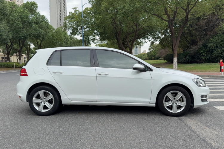 大众 高尔夫 2016款 230TSI 自动舒适型车身外观6002