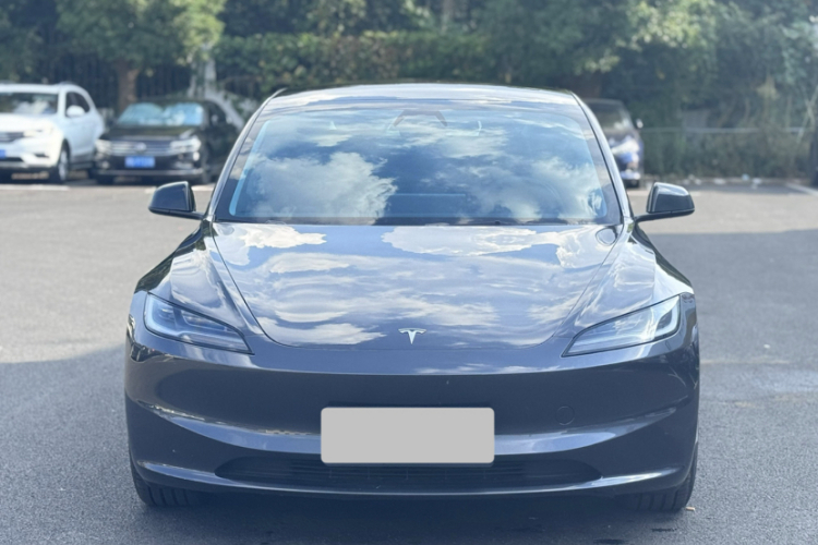 特斯拉 Model 3 2023款 长续航全轮驱动版车身外观6004