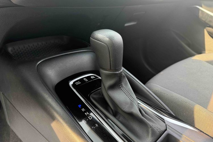 丰田 雷凌 2022款 双擎 1.8H E-CVT豪华版中控内饰7007