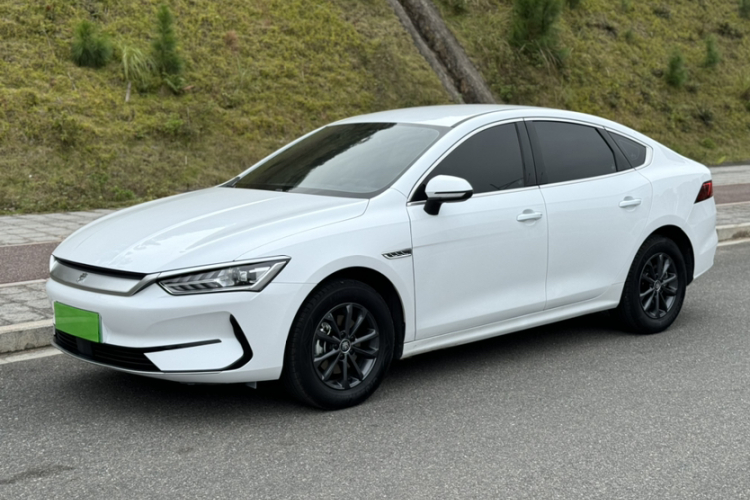 比亚迪 秦PLUS 2023款 EV 510KM 出行版车身外观1