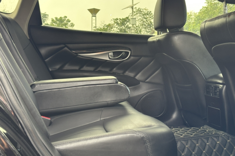 英菲尼迪Q70 2017款 Q70L 2.5L 精英版中控内饰7007