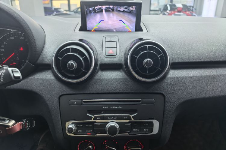 奥迪A1 2016款 30 TFSI Sportback Design风尚版中控内饰7002