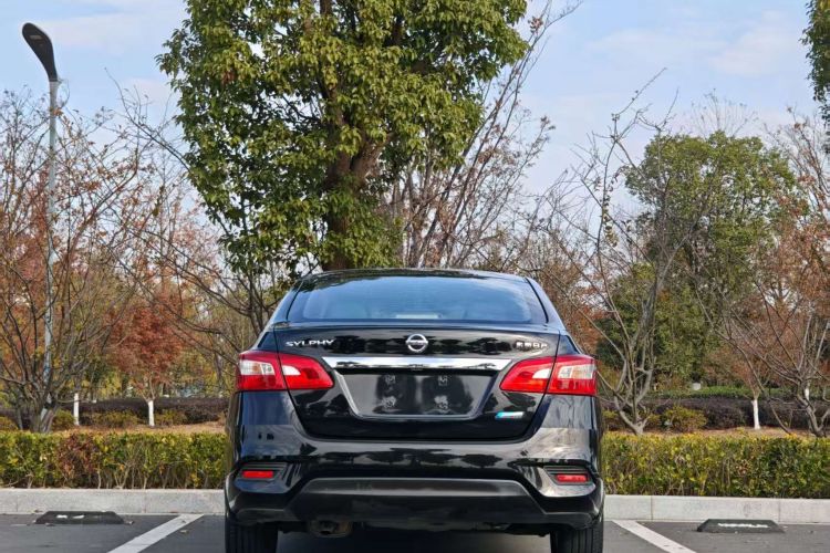 日产 轩逸 2018款 1.6XV CVT尊享版车身外观6004