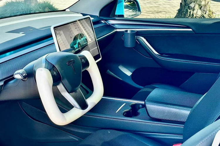 特斯拉 Model Y 2022款 改款 后轮驱动版车身外观6004