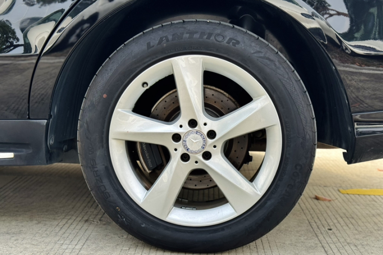 奔驰M级 2014款 ML 400 4MATIC动感型车身外观6003