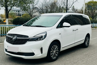 别克GL8 2022款 陆上公务舱 652T 尊贵型