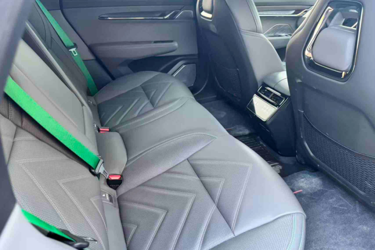 极氪001 2023款 WE版 86kWh中控内饰7002