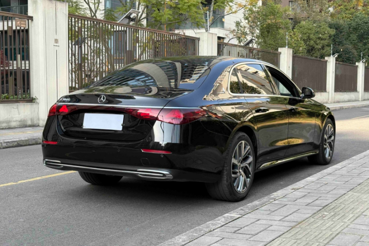 奔驰E级 2025款 E 300 L 时尚型车身外观6004