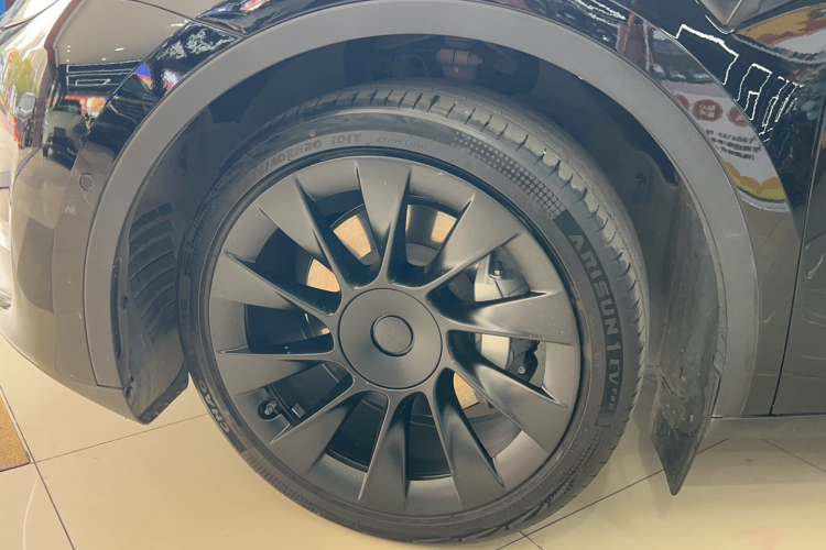 特斯拉 Model Y 2021款 标准续航后驱版车身外观6003