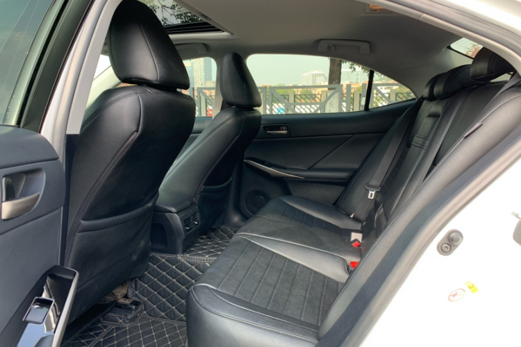 雷克萨斯IS 2017款 300 锋尚版中控内饰7006