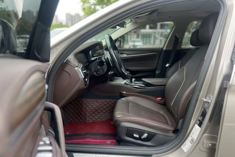 宝马5系 2021款 530Li 领先型 豪华套装中控内饰7002