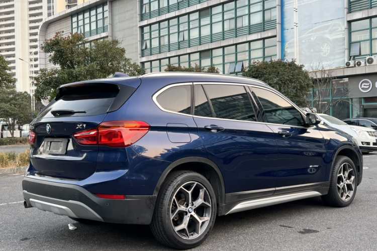 宝马X1 2018款 sDrive18Li 尊享型车身外观6001