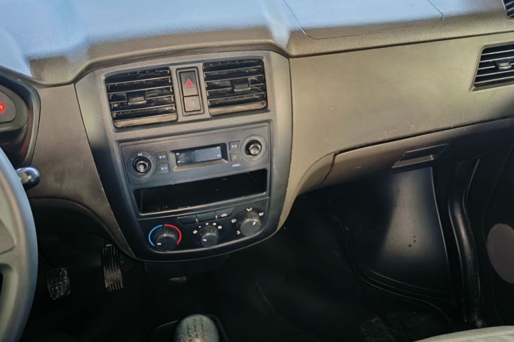 五菱汽车 五菱荣光 2015款 1.2L S 基本型CNG局部细节14