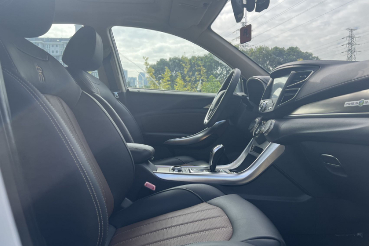 比亚迪 宋新能源 2017款 宋DM 1.5TID 全时四驱豪华型局部细节41