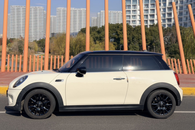 MINI 2019款 1.5T COOPER 经典派车身外观6005
