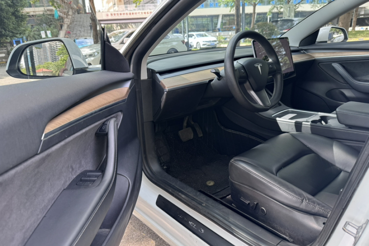 特斯拉 Model 3 2021款 标准续航后驱升级版中控内饰7003