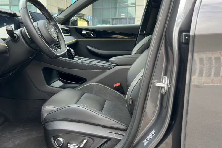 领克03 2023款 2.0TD DCT劲Halo中控内饰7002