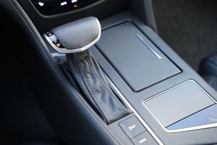 凯迪拉克CT6 2017款 28T 精英型中控内饰7009