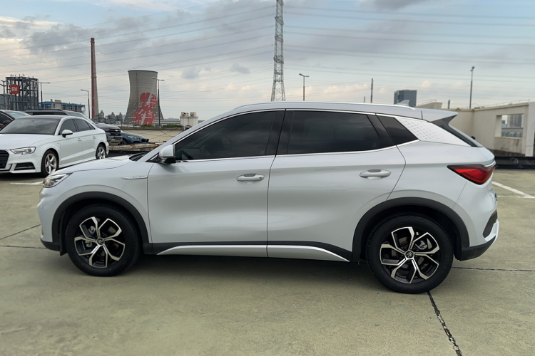 比亚迪 元PLUS 2022款 430KM 尊贵型车身外观6010