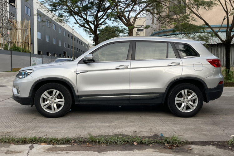 长安CS75 2014款 1.8T 自动尊贵型 国V车身外观6009