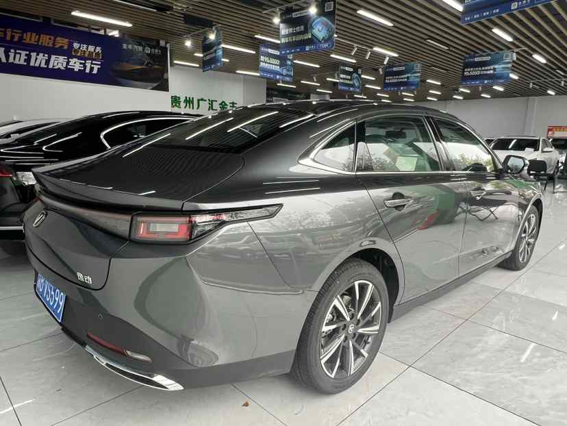 长安 逸动 2025款 蓝鲸 1.5T 500Bar旗舰型(3)