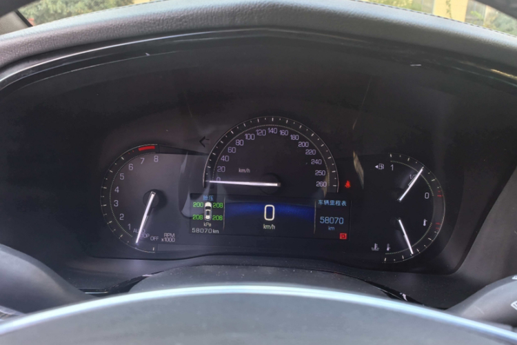 凯迪拉克XT5 2018款 28E 四驱技术型中控内饰15